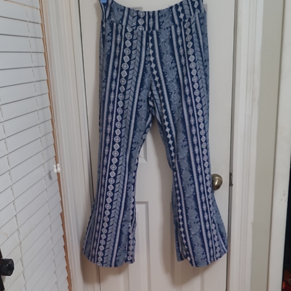 (FF) Posh Blue and White Patterned Wide Leg Pants